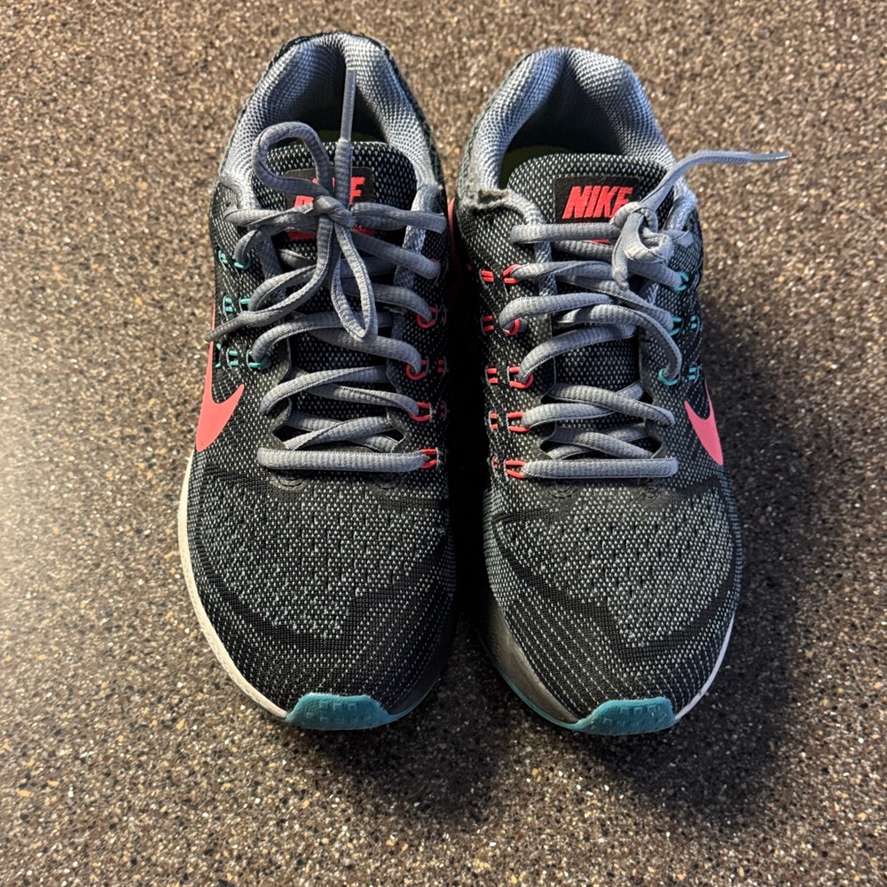 Nike ZOOM STRUCTURE 18